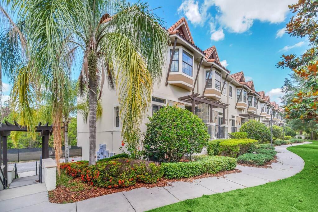 Vibrant 4Br Family Townhome 1 Mile From Disney World And Disney Springs オーランド エクステリア 写真
