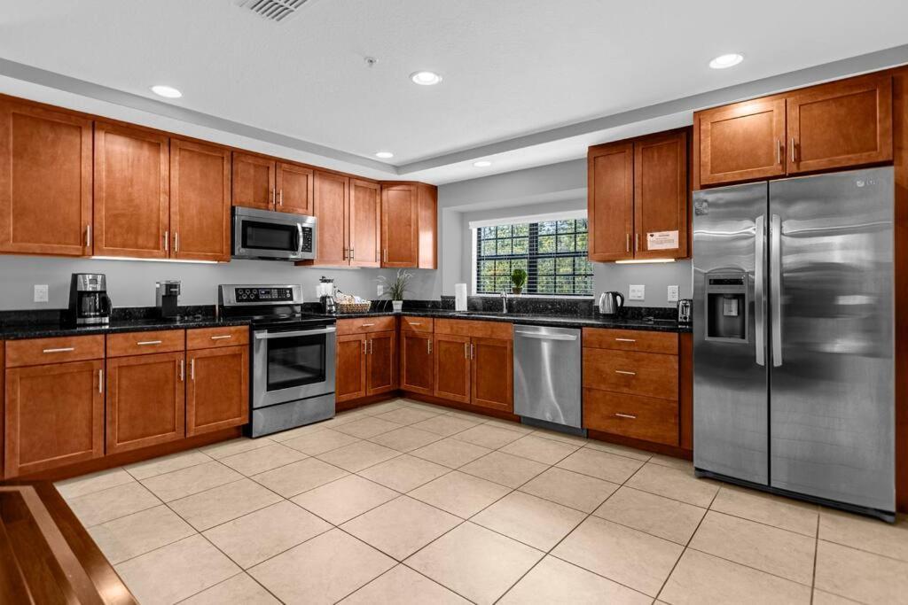 Vibrant 4Br Family Townhome 1 Mile From Disney World And Disney Springs オーランド エクステリア 写真