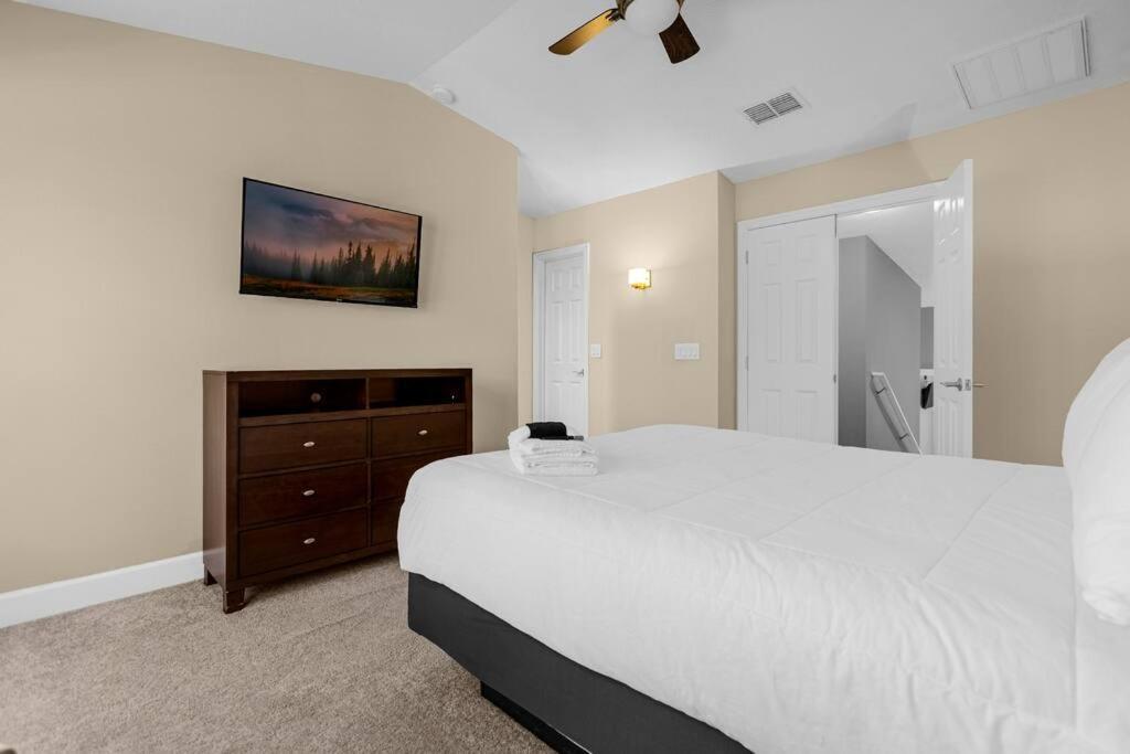 Vibrant 4Br Family Townhome 1 Mile From Disney World And Disney Springs オーランド エクステリア 写真