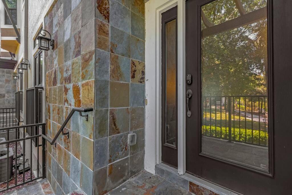 Vibrant 4Br Family Townhome 1 Mile From Disney World And Disney Springs オーランド エクステリア 写真