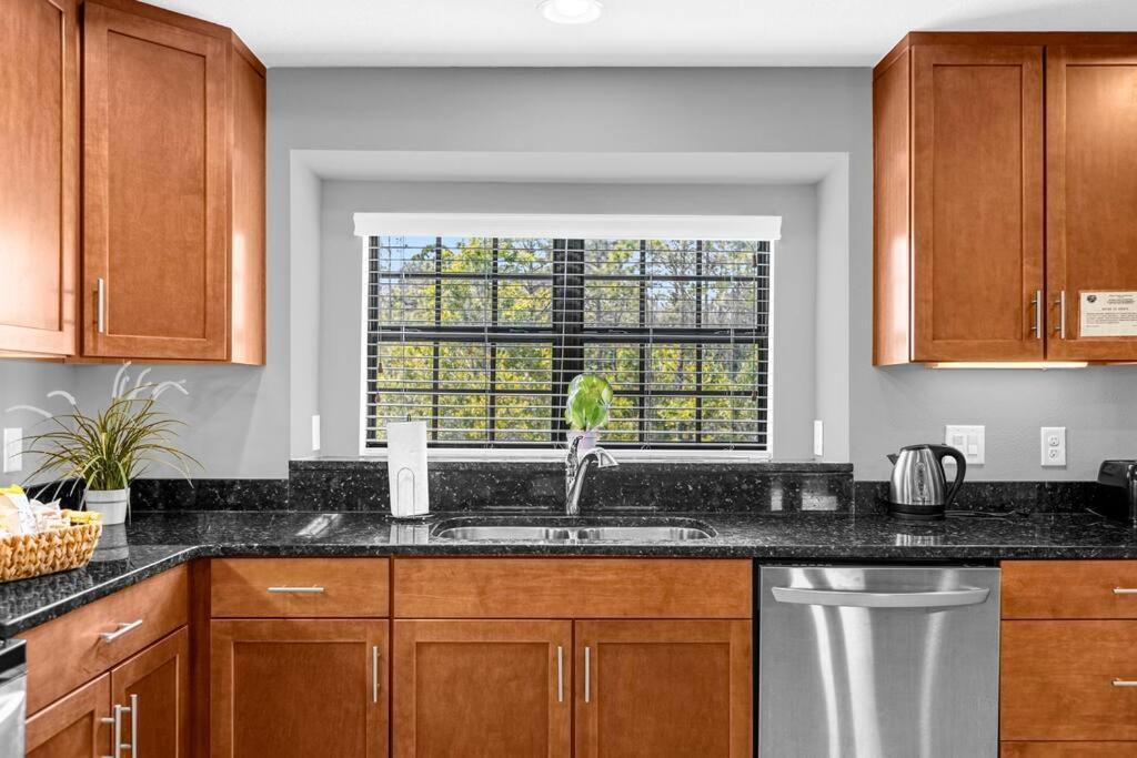 Vibrant 4Br Family Townhome 1 Mile From Disney World And Disney Springs オーランド エクステリア 写真