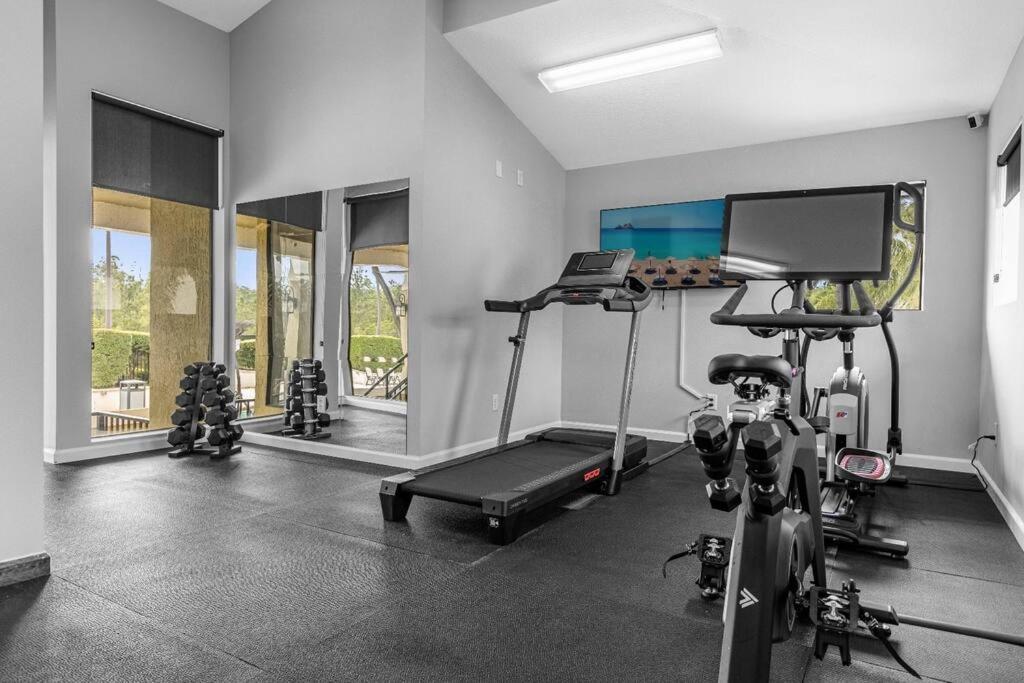 Vibrant 4Br Family Townhome 1 Mile From Disney World And Disney Springs オーランド エクステリア 写真