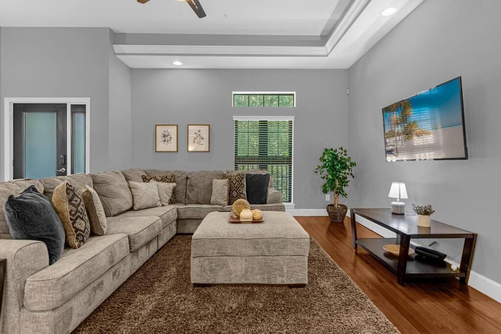 Vibrant 4Br Family Townhome 1 Mile From Disney World And Disney Springs オーランド エクステリア 写真
