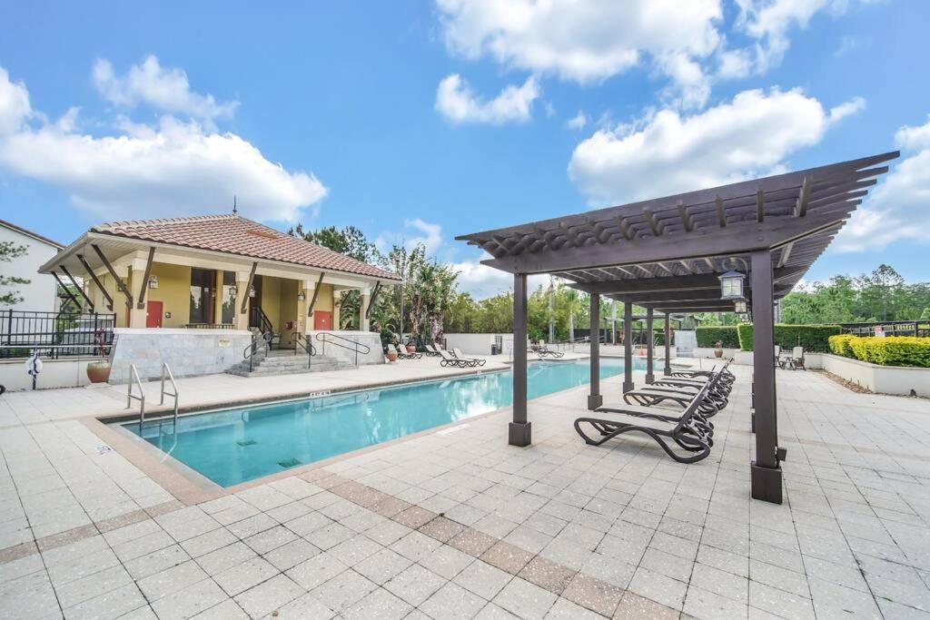 Vibrant 4Br Family Townhome 1 Mile From Disney World And Disney Springs オーランド エクステリア 写真